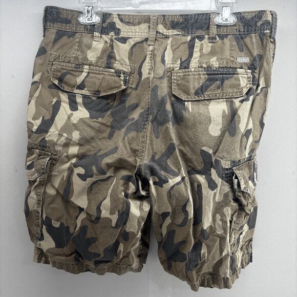 Izod Cargo Shorts Mens 34 Black Brown Camo Y2K Outdoor Utility Pockets EUC - Picture 3 of 4